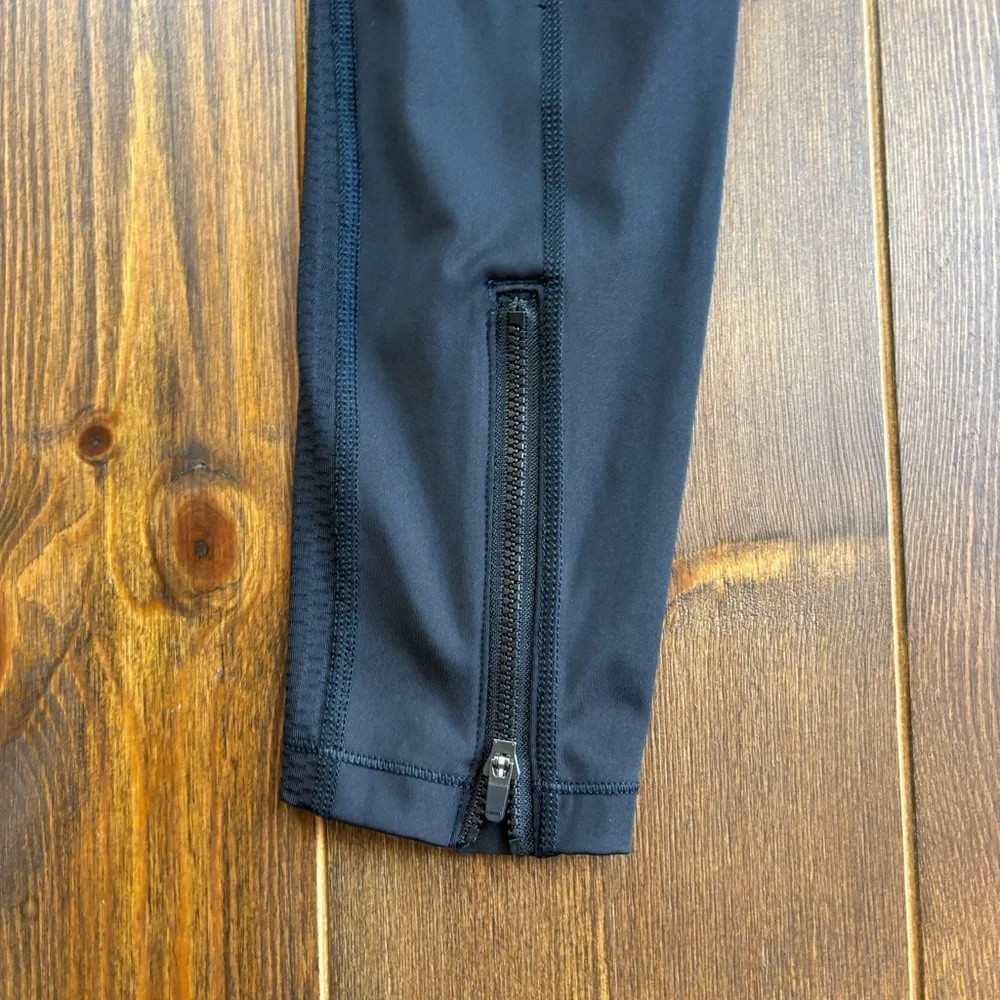 Athleta Ultimate Run 7/8 Tight | Leggings in Black Size XS - Picture 4 of 8